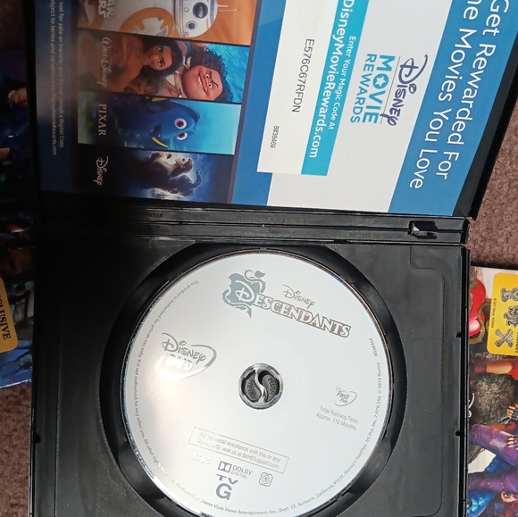 Disney Descendants DVD Set - Picture 2 of 4